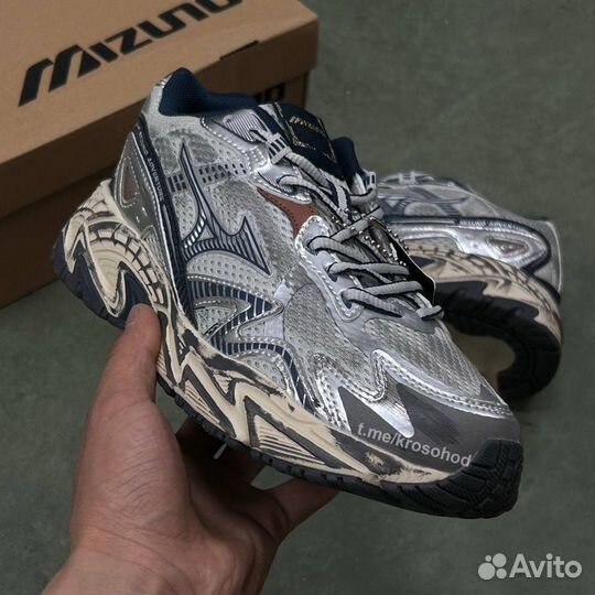 Мужские кроссовки mizuno