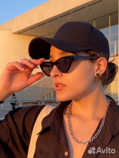 Солнечные очки женские