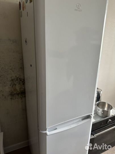 Холодильник бу indesit