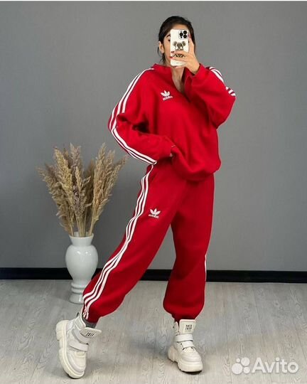 Спортивный костюм женский