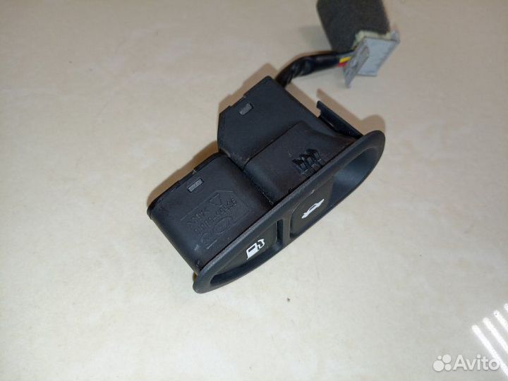 Кнопка открывания багажника Hyundai Sonata EF G4JP