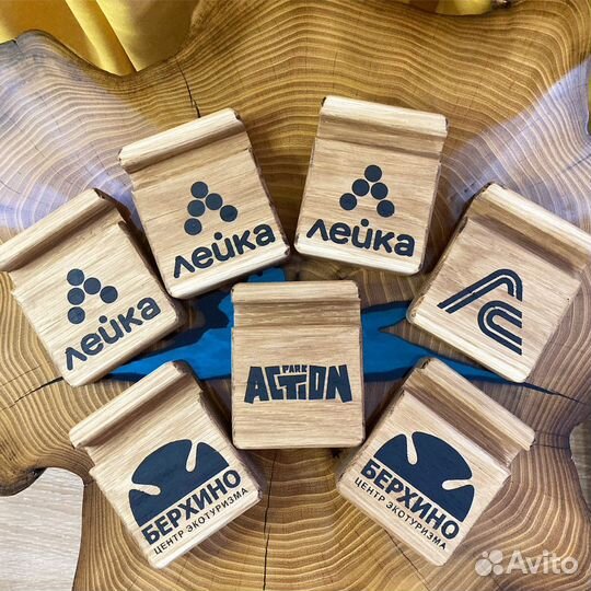 Подставка для телефона из дерева