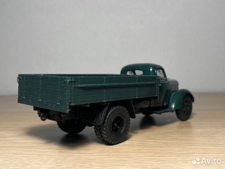Модель Грузовика Зис - 150 бортовой 1:43