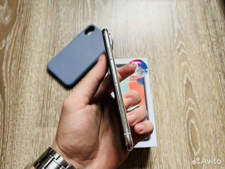iPhone X, 64 ГБ