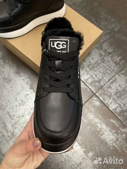 Зимние кроссовки Ugg