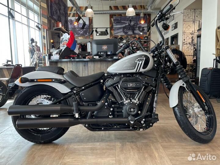 Street Bob 114 - 2021 Stone Washed White