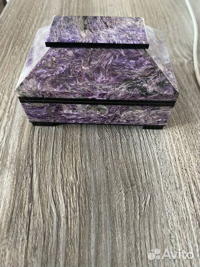 Шкатулка из чароита