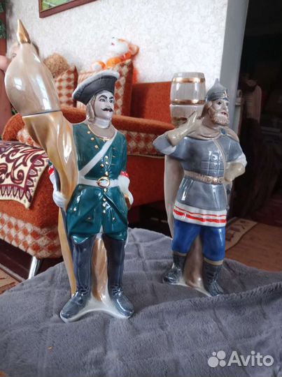 Фарфоровые статуэтки