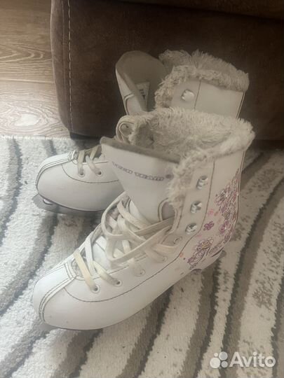 Коньки фигурные 35 рр