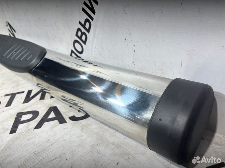 Подножка левая Toyota Hilux 7