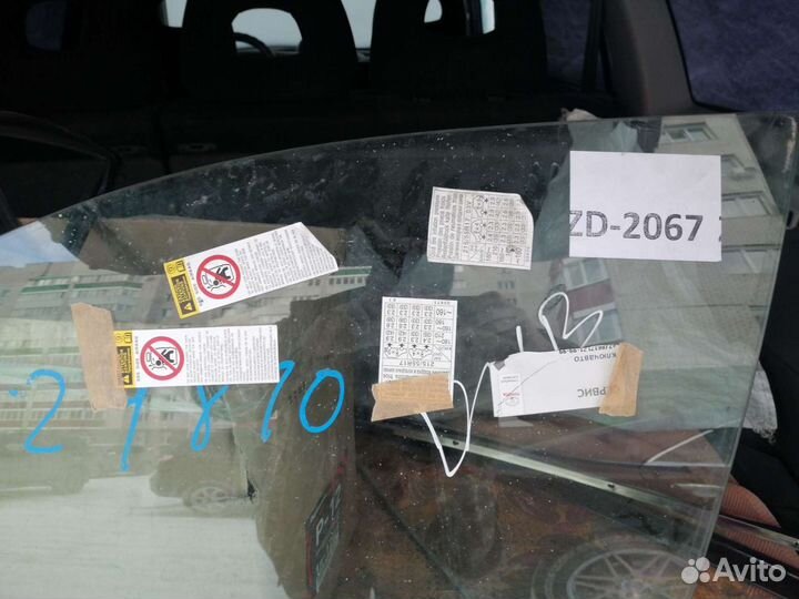 Боковое перед левое стекло тойота камри 55,50