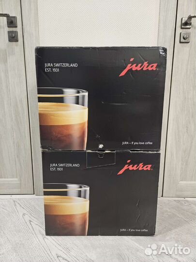 Автоматическая кофемашина Jura E8 (EB) Piano Black