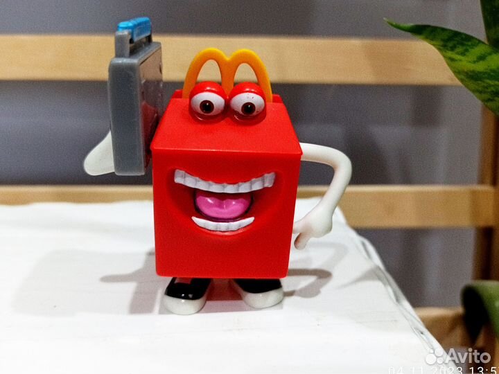 Игрушка макдональдс Хэппи Мил McDonald'sМаки Happy