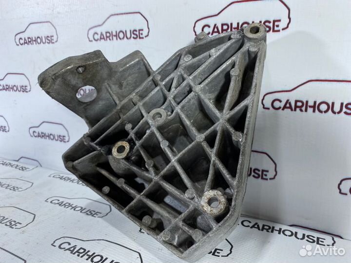 Кронштейн кондиционера Volkswagen Passat B5+ 1.8