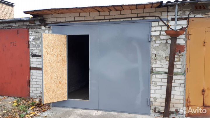 Металлические гаражные ворота с калиткой