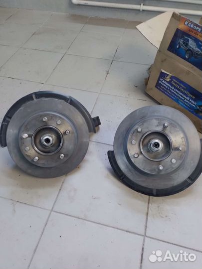 Передние кулаки в сборе Нива