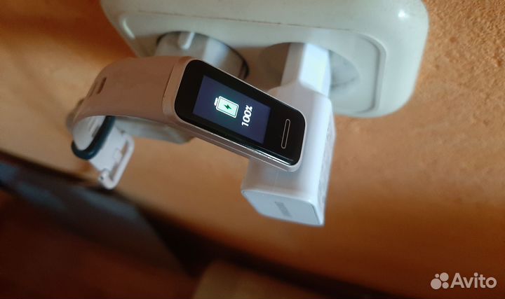 Часы Huawei Band 4