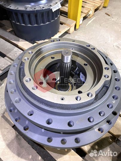 Редуктор хода Hyundai R360LC-7A xkay-01704