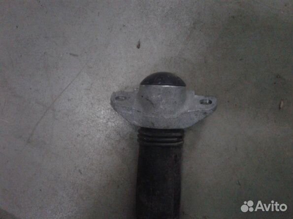 Стойка амортизатора Toyota Camry v70