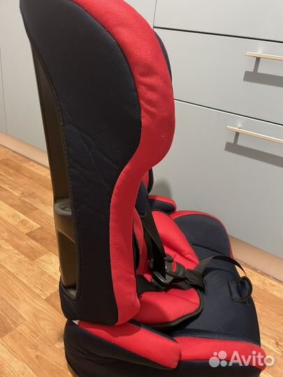 Детское автокресло б/у 9/18кг