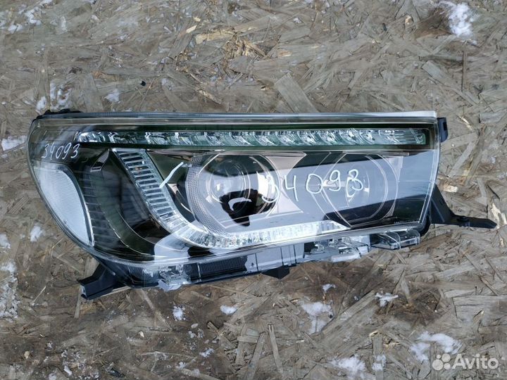 Фара Toyota HI LUX