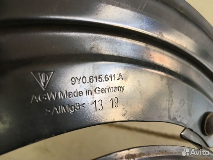 Пыльник тормозного диска задний левый Porsche