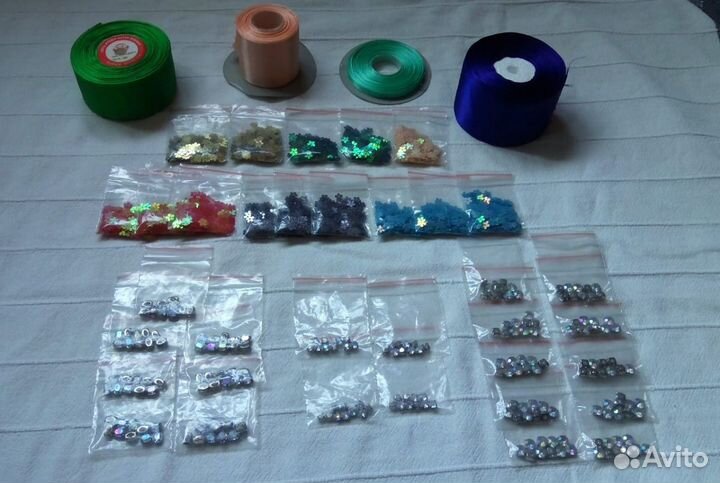 Фурнитура: стразы, пайетки, ленты. Цена за всё