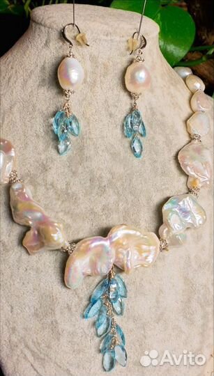 Комплект с большим барочным жемчугом и топазом