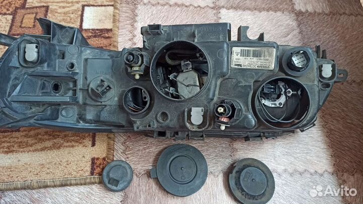 Фара правая Volvo s60 на запчасти
