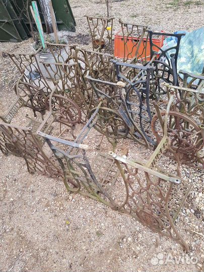 Швейная машина.Основание