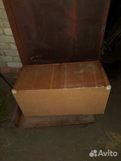 Шкафчик навесной (антресольный)