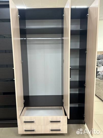 Шкаф распашной с полками