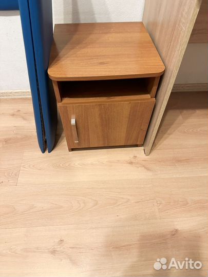 Тумба прикроватная. В хорошем состояние