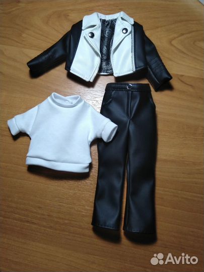 Костюм кожаный 2+1 на Paola Reina / Паола Рейна