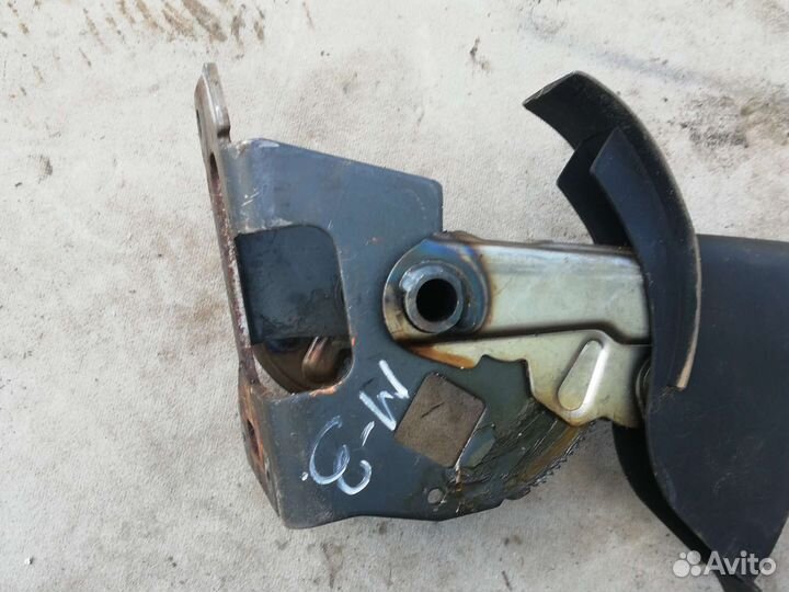 Рычаг ручного тормоза Мазда 3 вк