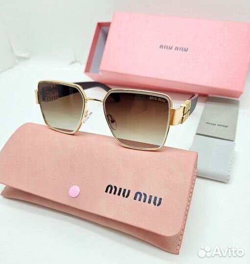 Солнцезащитные очки Miu Miu