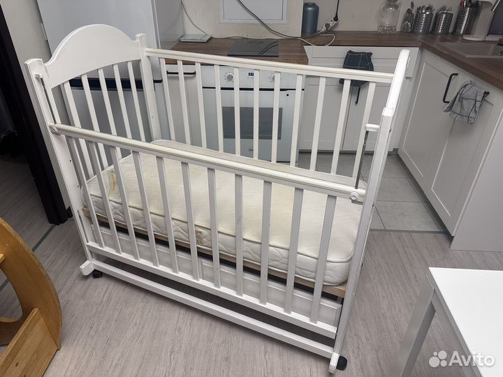 Детская кроватка с комодом бу