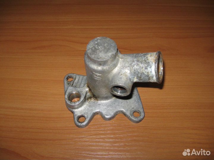 Патрубок помпы отводящий умз 412 (Москвич)