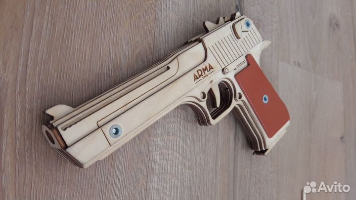 Пистолет «Дезерт Игл» (Desert Eagle) из фанеры