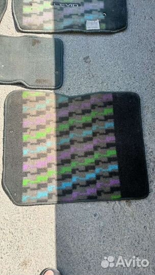 Автомобильные коврики Levin