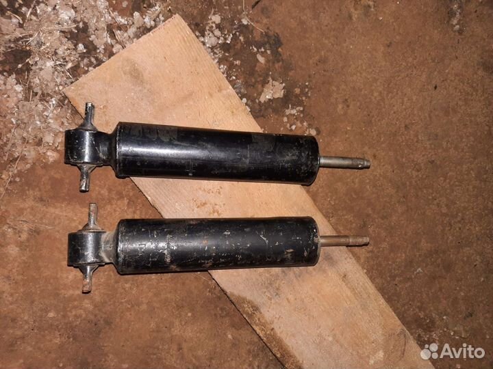 Передние аммортизаторы газ 13 Чайка