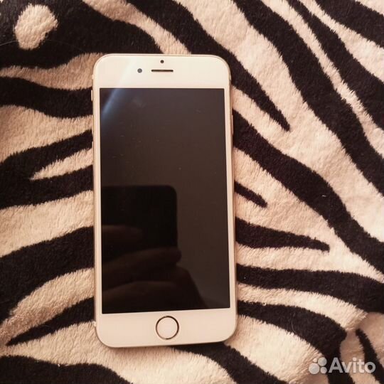 Телефон iPhone 6s