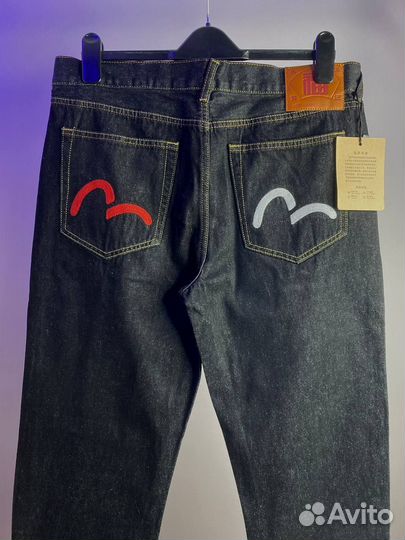 Джинсы Evisu красная и белая галочка на руках