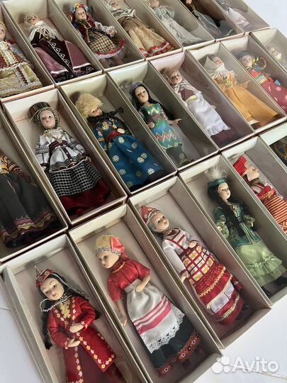 Дамы эпохи и куклы в народных костюмах