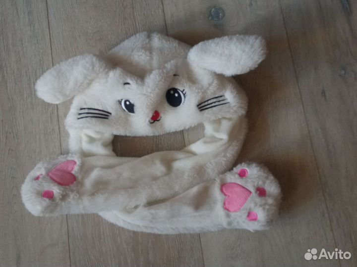Шапка с двигающимися ушами