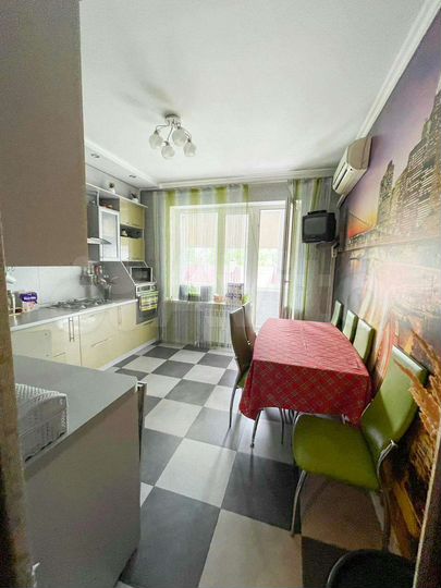 3-к. квартира, 92 м², 3/4 эт.