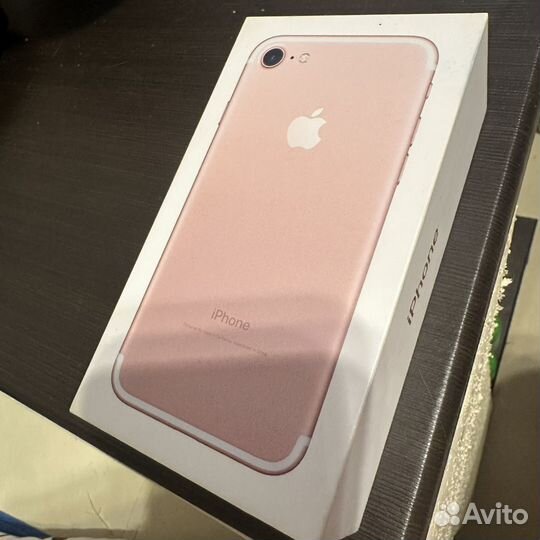Коробка от iPhone 13 mini