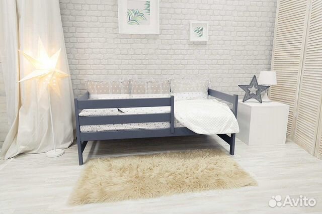 Детская кровать из массива натурального дерева