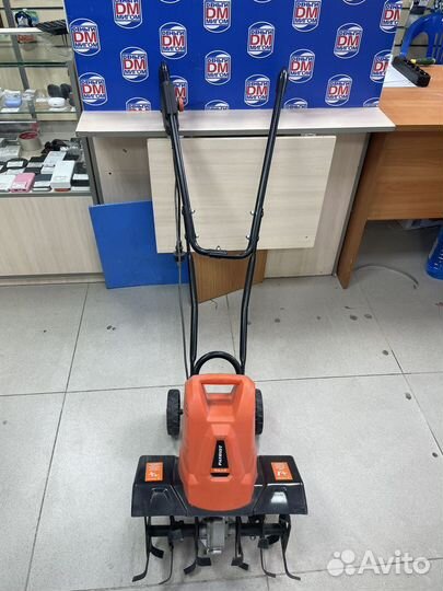 А) Культиватор Patroit Tesla 3