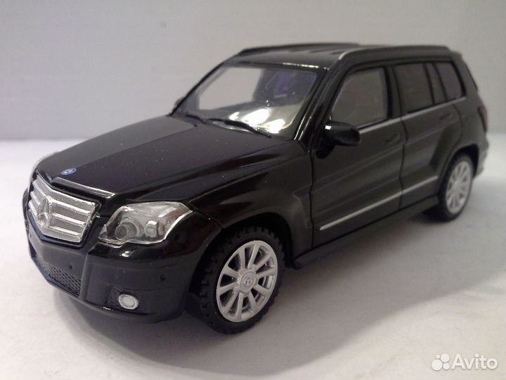 Модель Mercedes glk rastar 1:43